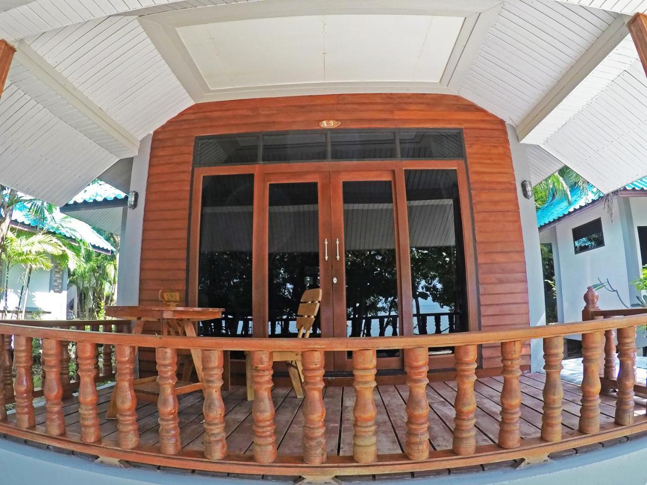 Dolphin Bay Beach Resort Ko Pha Ngan Exterior photo