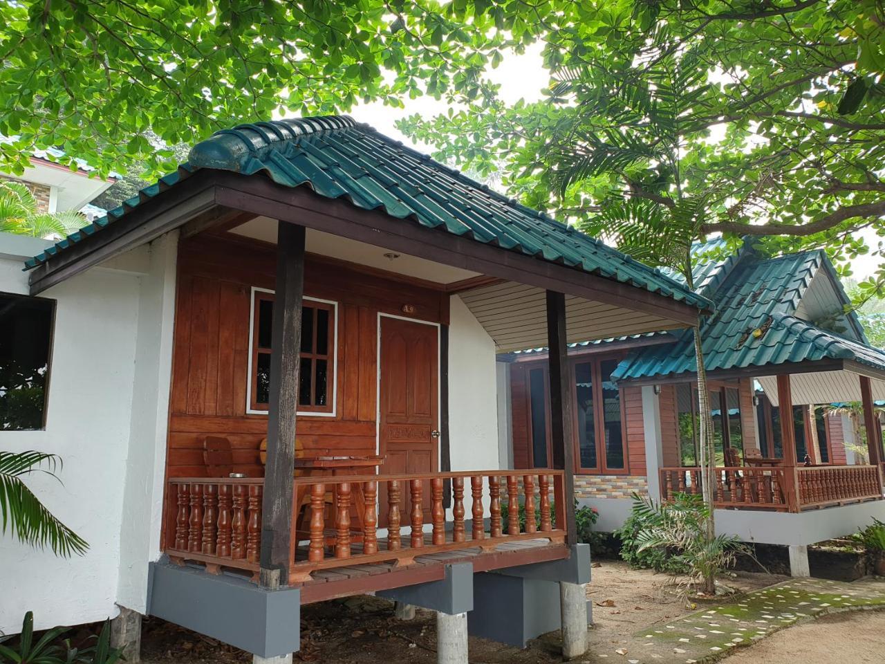 Dolphin Bay Beach Resort Ko Pha Ngan Exterior photo